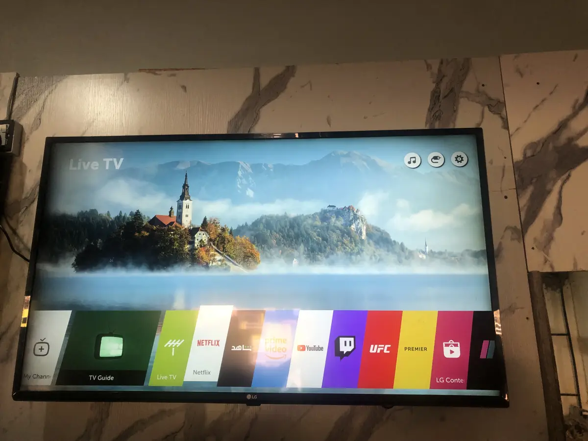 LG smart tv 43 inches - Image 4