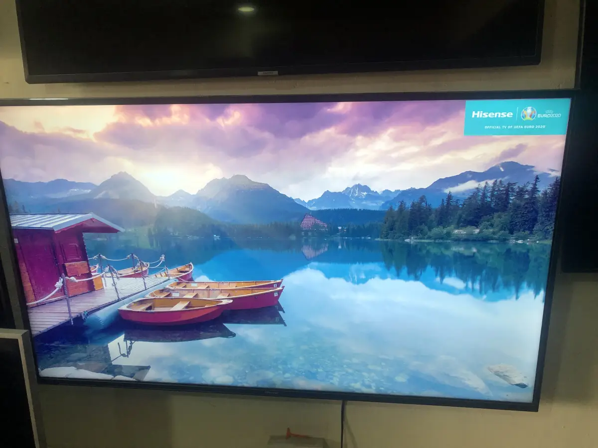 Hisense smart tv foreign used 55 inches - Image 3