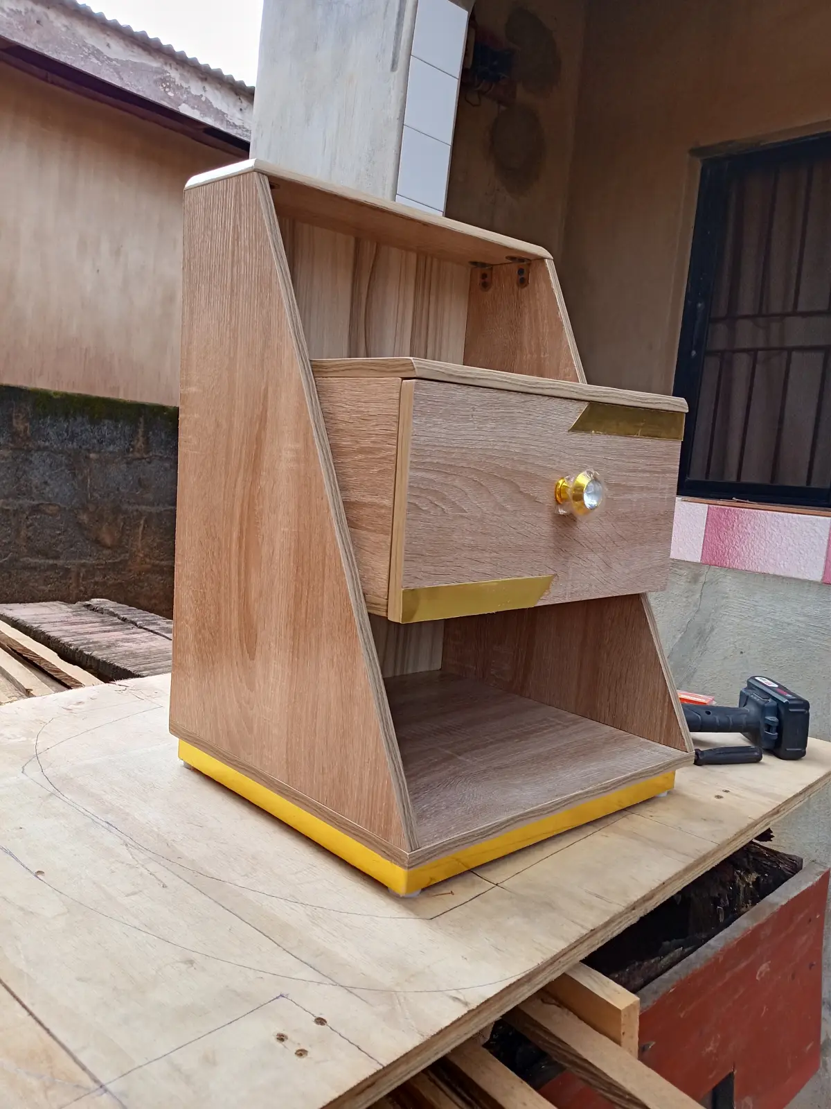 Side bed drawer - Image 1