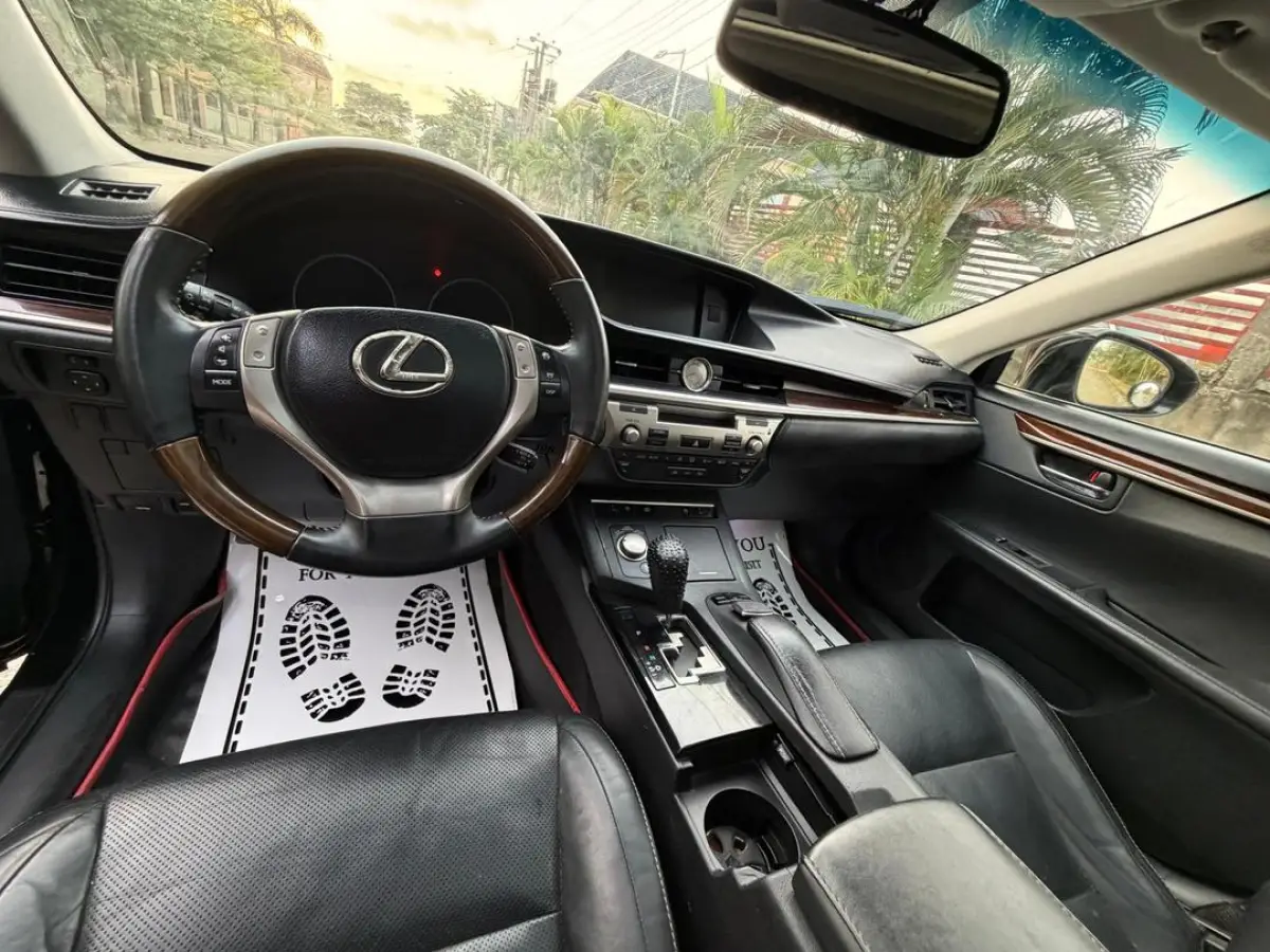 Distress Awoof Dealers Deal Lexus Es350 2015 Toks Standard Registered - Image 9