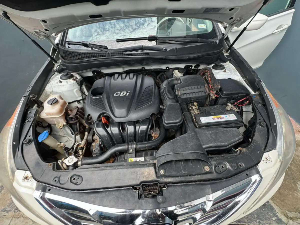 I have A 2013 HYUNDAI SONATA FOR SALE IN MY CUSTODY AT AJAH ILAJE LAGOS - Image 4