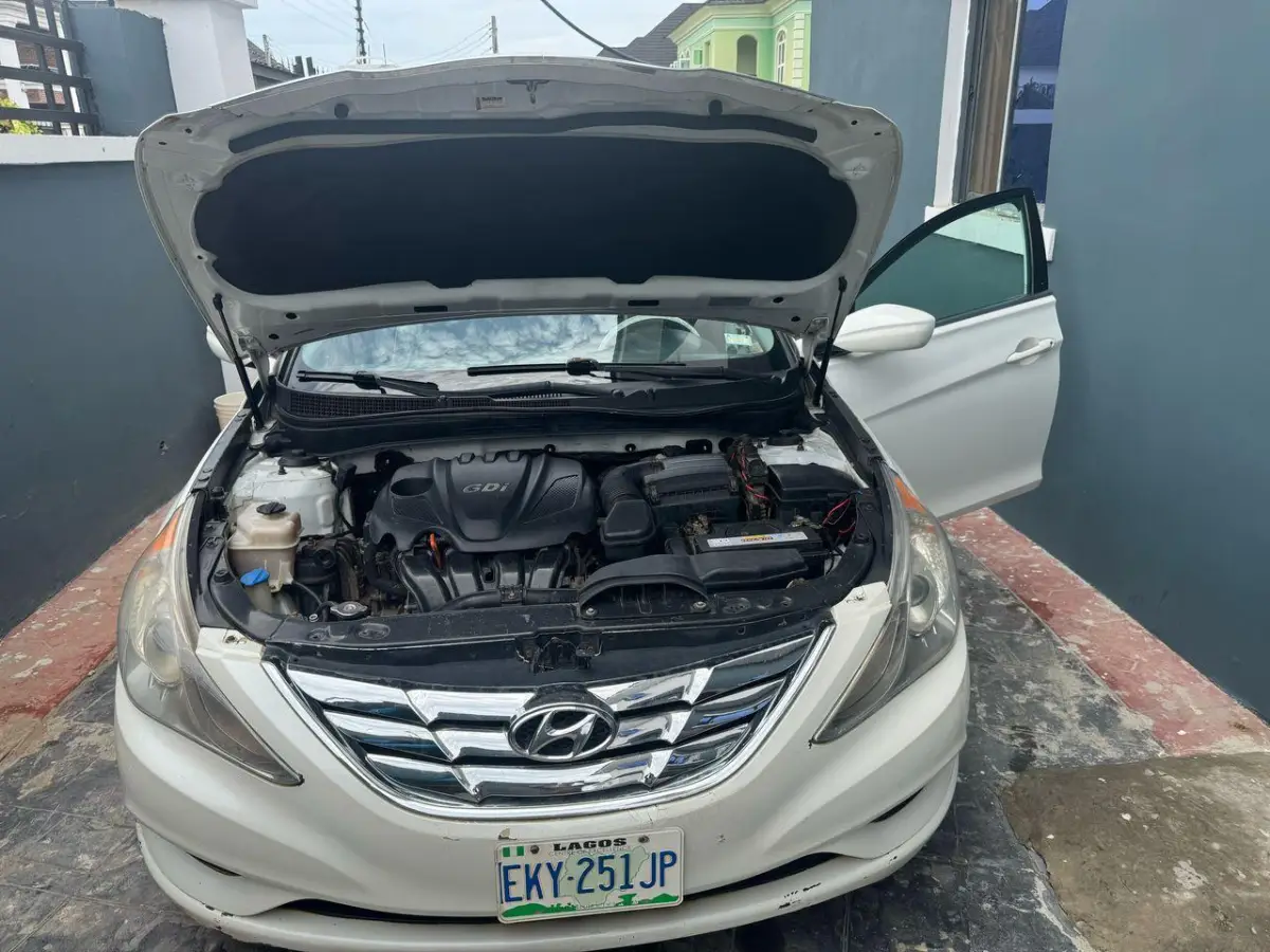 I have A 2013 HYUNDAI SONATA FOR SALE IN MY CUSTODY AT AJAH ILAJE LAGOS - Image 5
