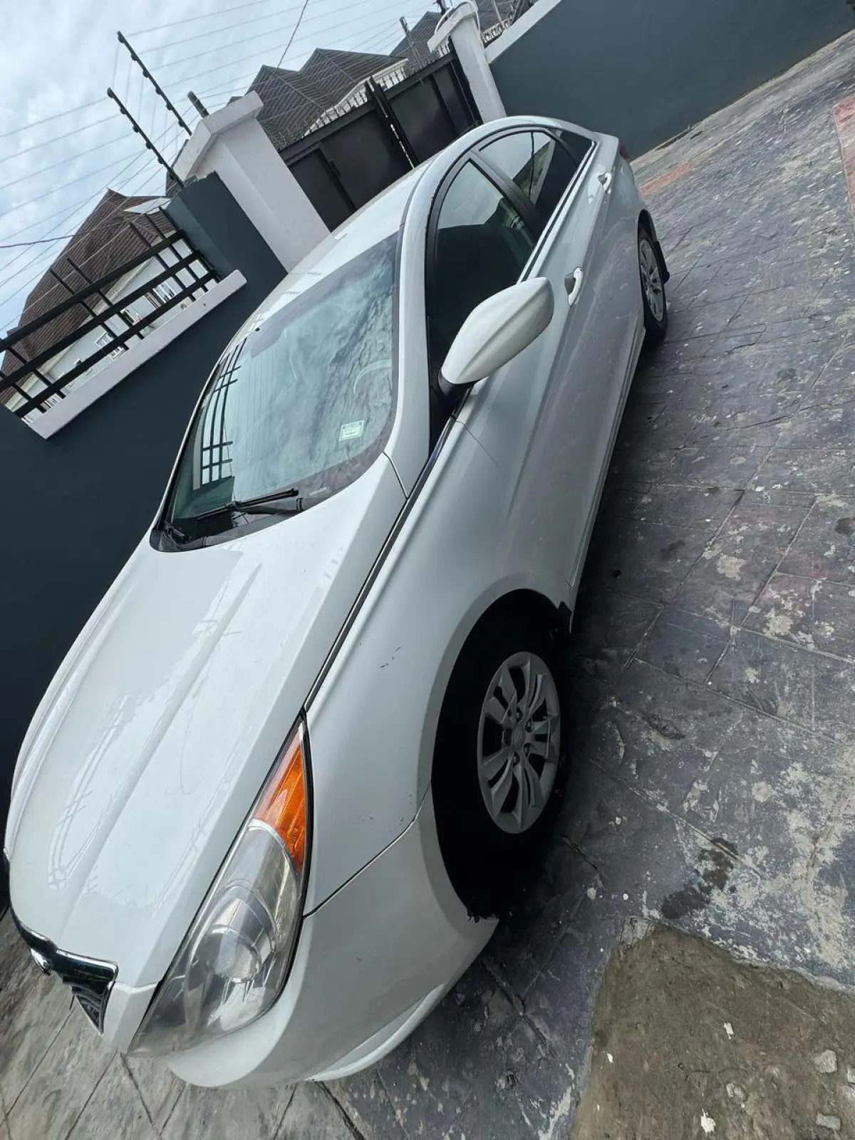 I have A 2013 HYUNDAI SONATA FOR SALE IN MY CUSTODY AT AJAH ILAJE LAGOS - Image 8