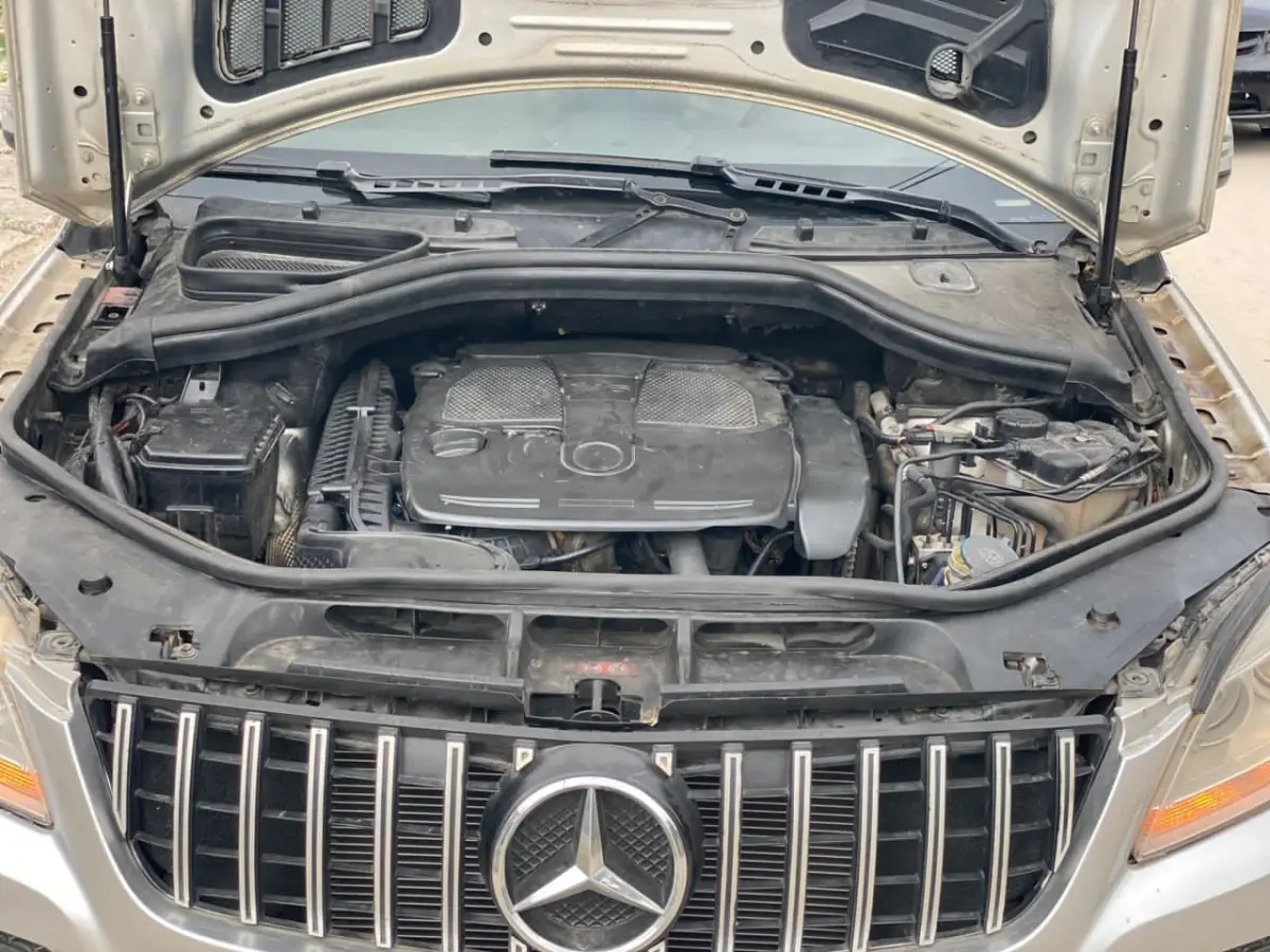 I want to sell my car nothing at all to fix at all 2012 ml350 first body sl - Image 2