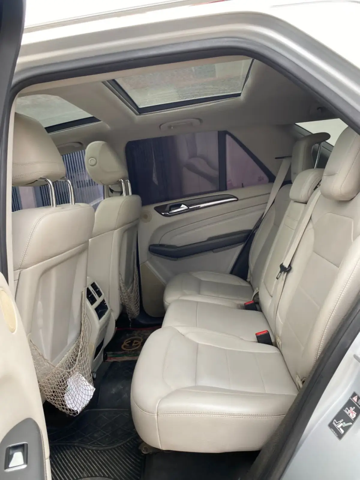 I want to sell my car nothing at all to fix at all 2012 ml350 first body sl - Image 5