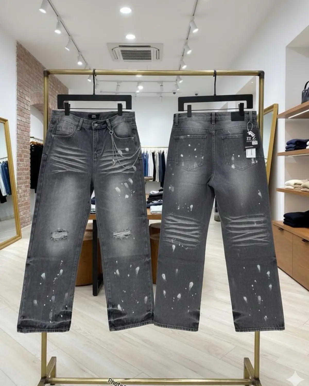 Slide, snapcap, jeans chain, socks, shoes - Image 20