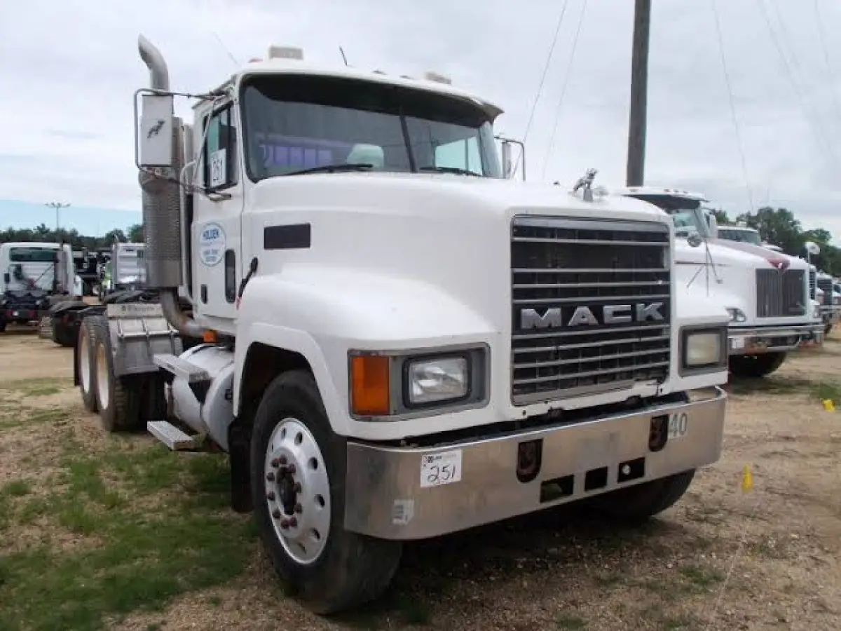 Trailer Head For Longterm Hire or Lease - Image 23