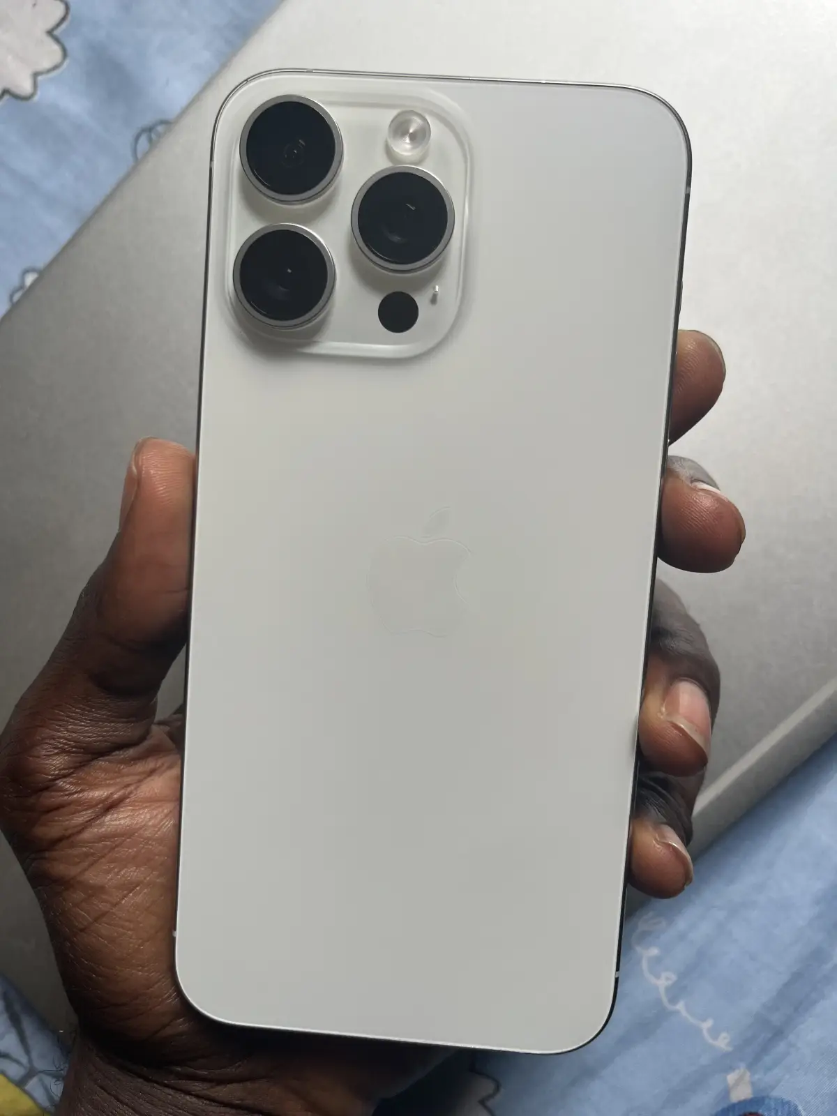 iPhone 15 Pro Max - Image 2