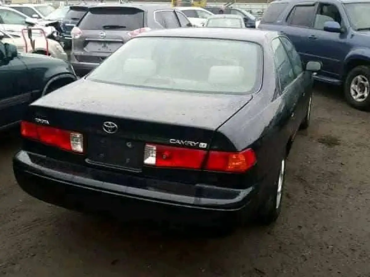 Toyota Camry - Image 2