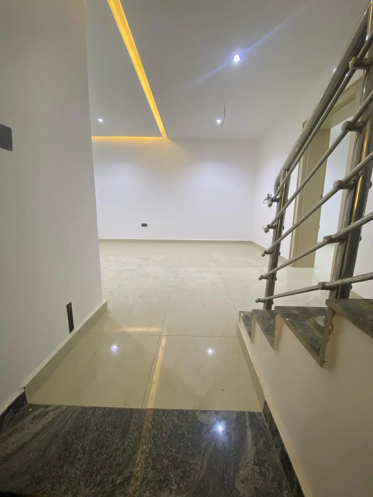 House for sale - Image 5