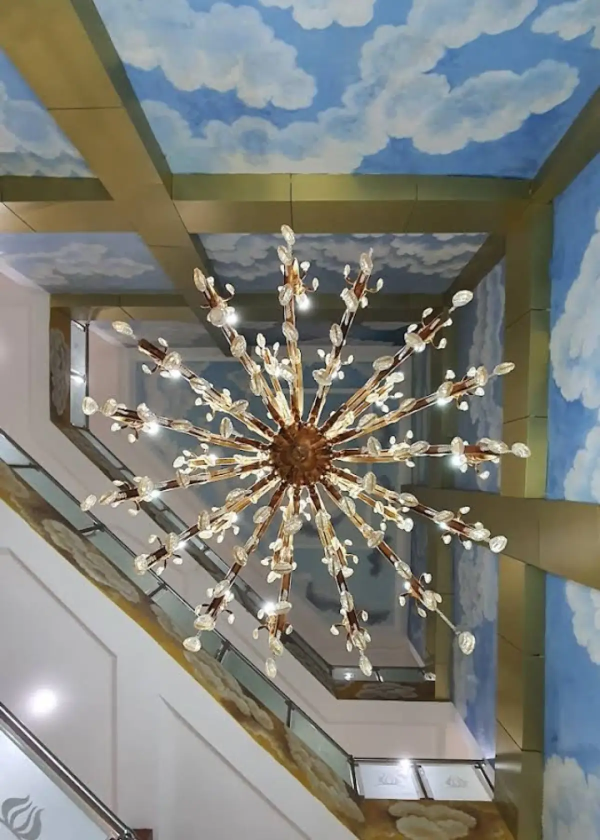 EXCLUSIVE LUXURY HOTEL FOR SALE - Image 4