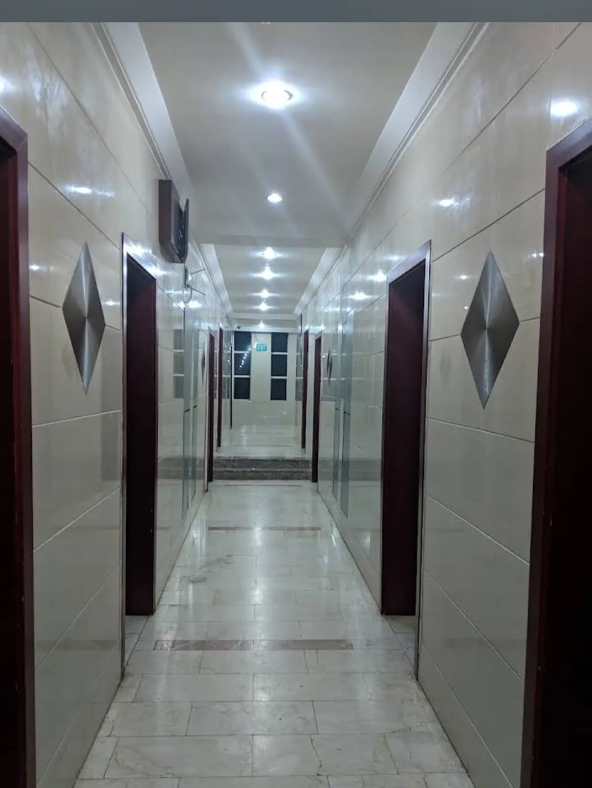 EXCLUSIVE LUXURY HOTEL FOR SALE - Image 5