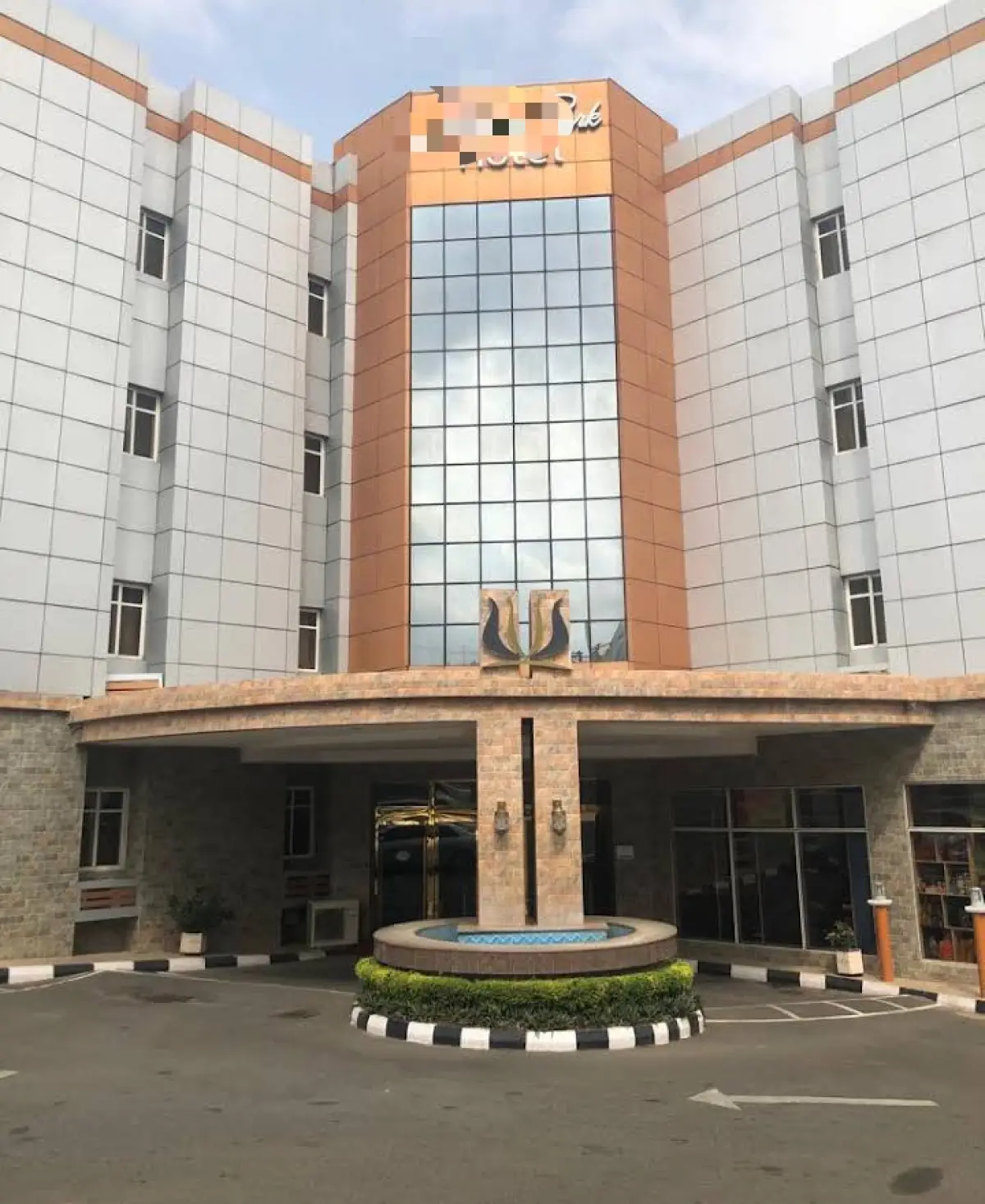 EXCLUSIVE LUXURY HOTEL FOR SALE - Image 2