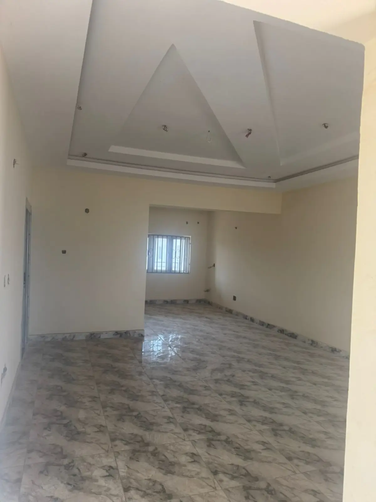 Distress sale alert - Image 3