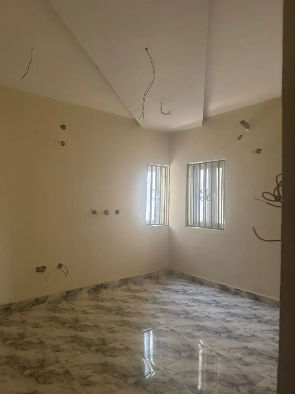 Distress sale alert - Image 4