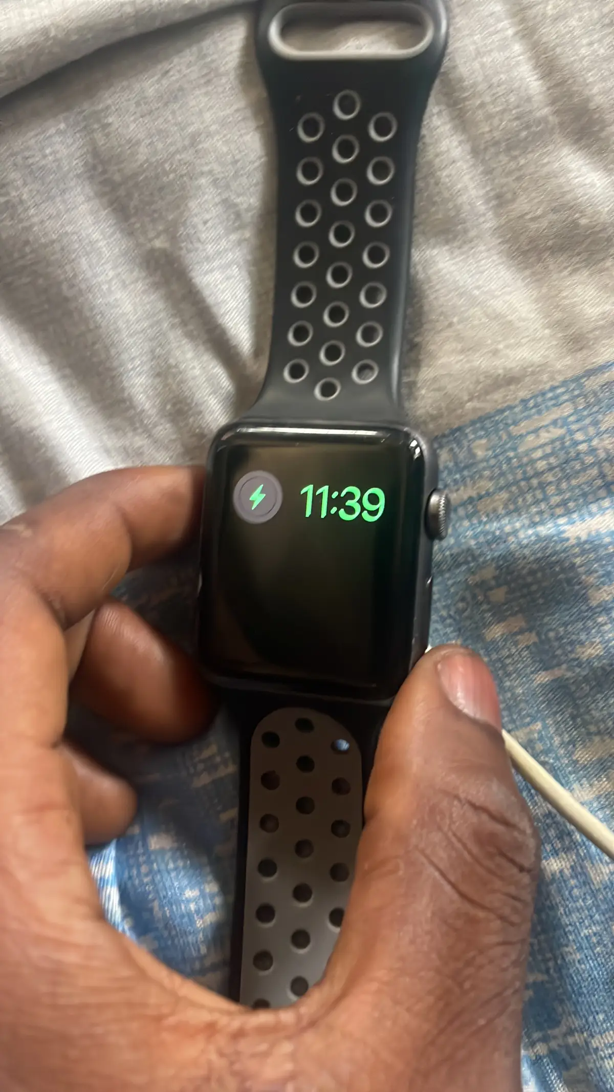 Apple Watch Series 3 42mm - Image 2