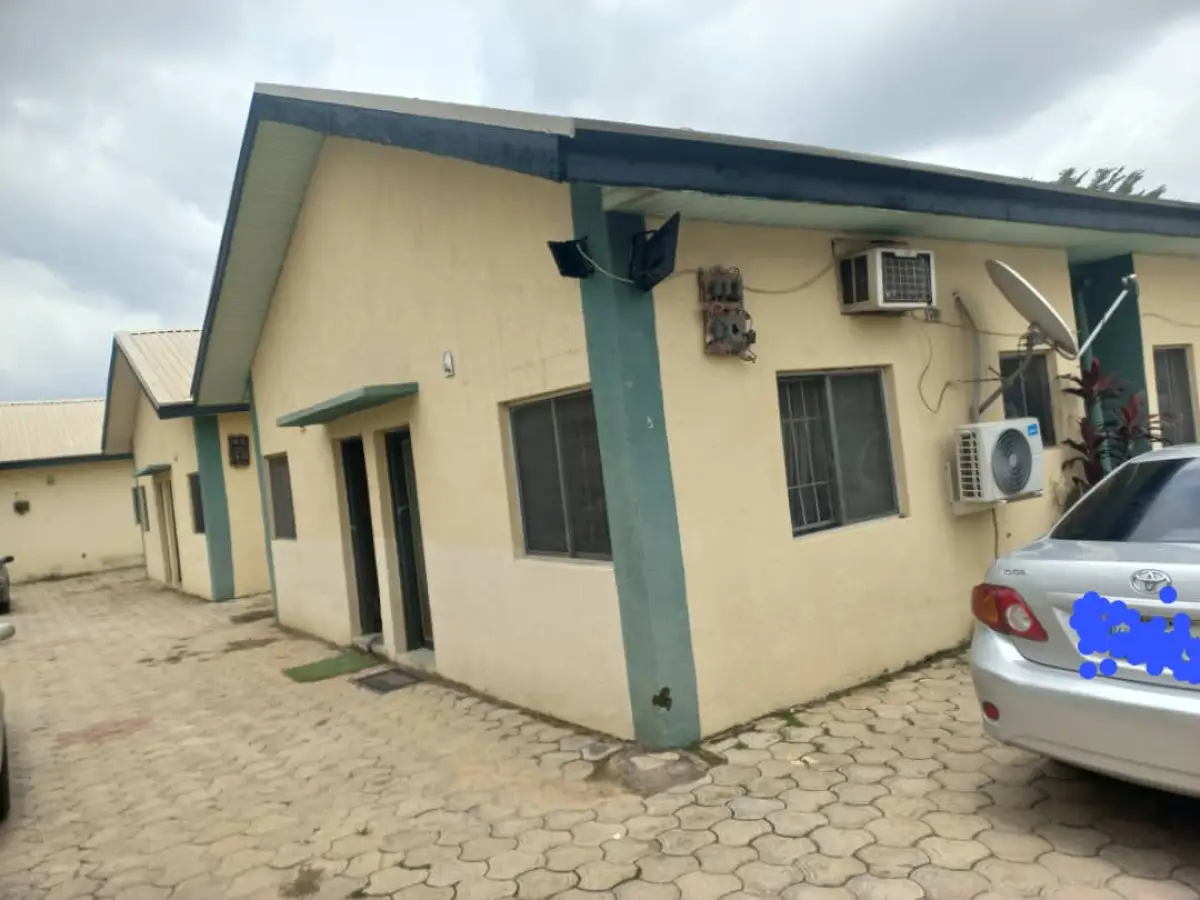 3bedroom bungalow 4sale - Image 2