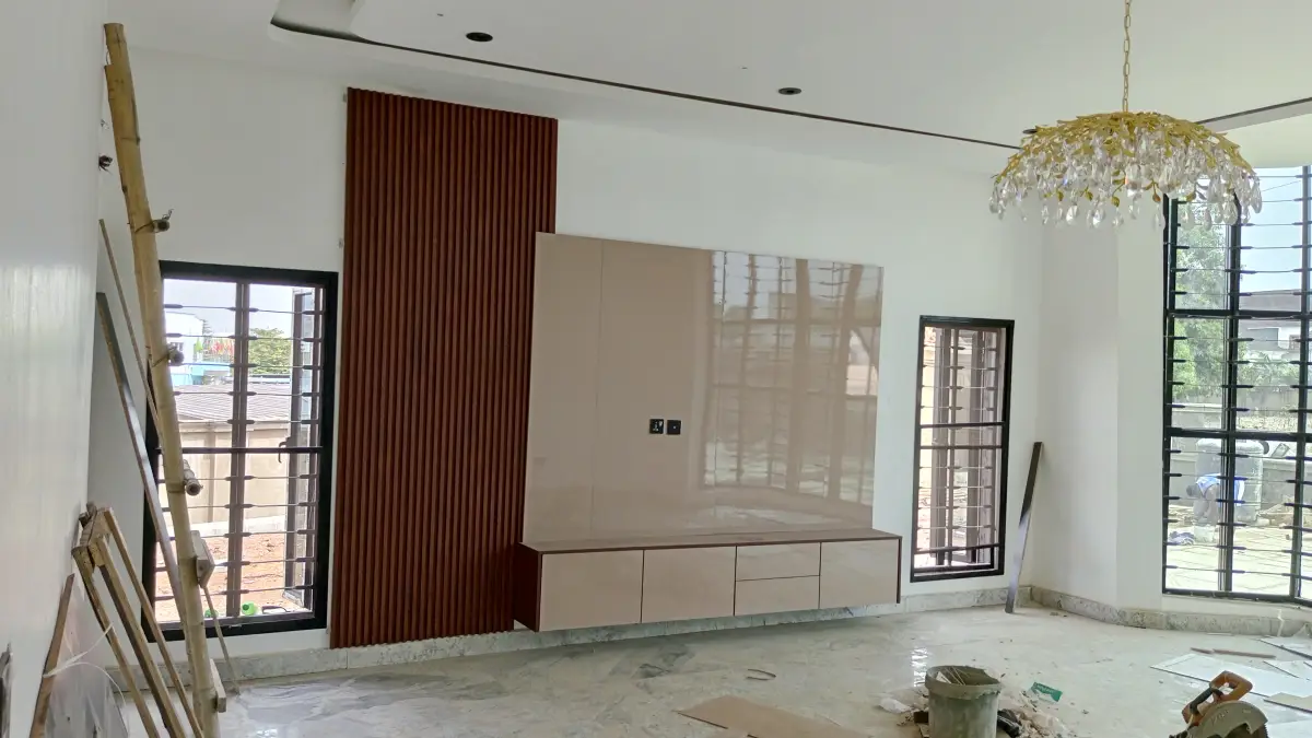 Luxurious Mansion 4 Sale - Image 3