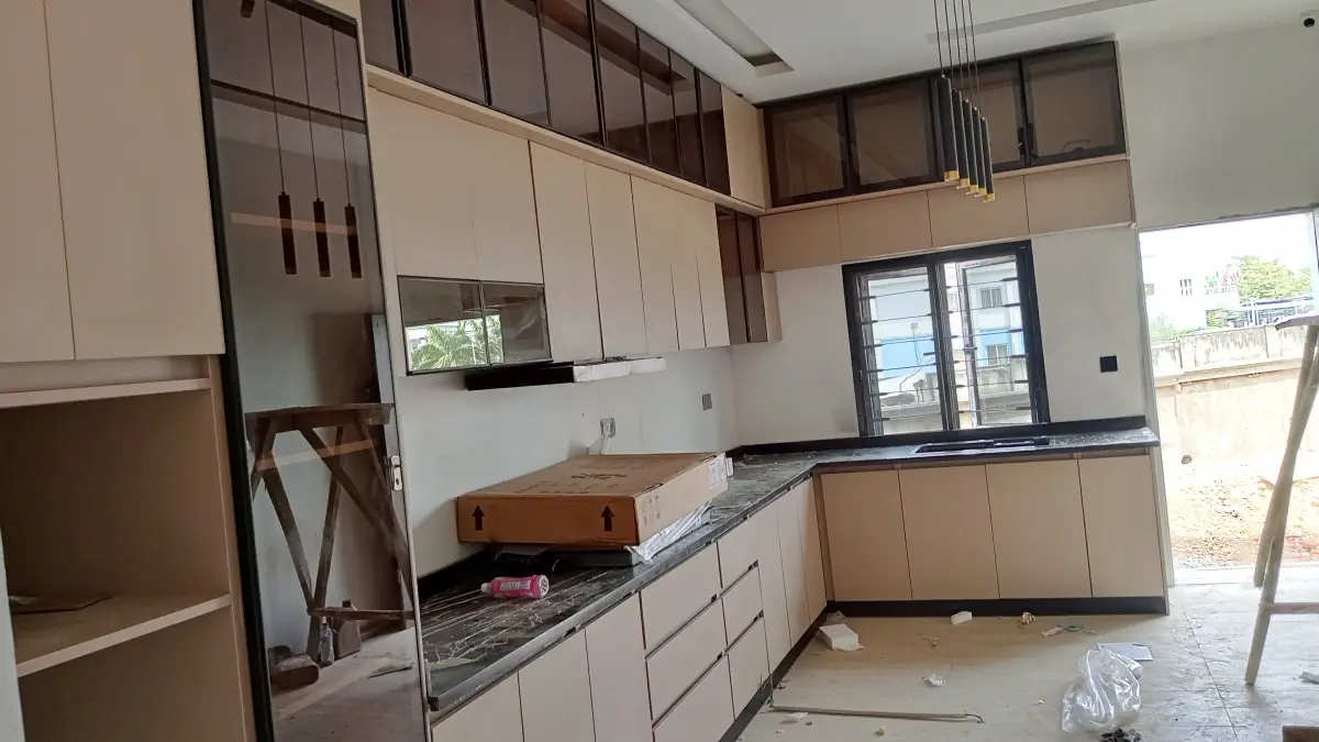 Luxurious Mansion 4 Sale - Image 4