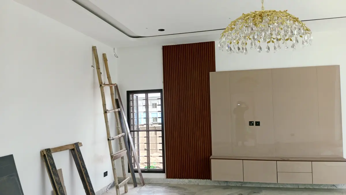 Luxurious Mansion 4 Sale - Image 6