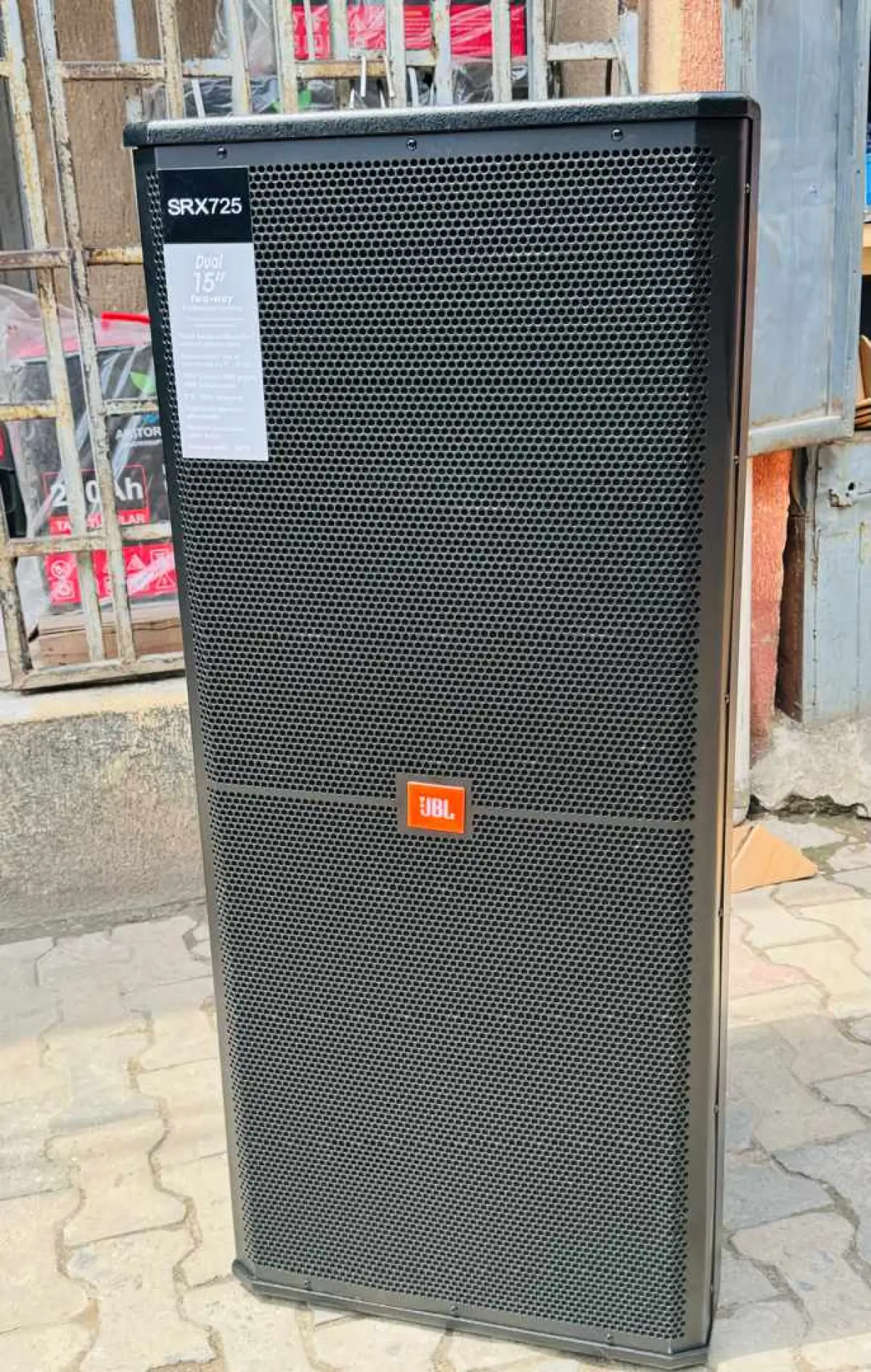 Quality JBL double speaker's SRX-725 - Image 4