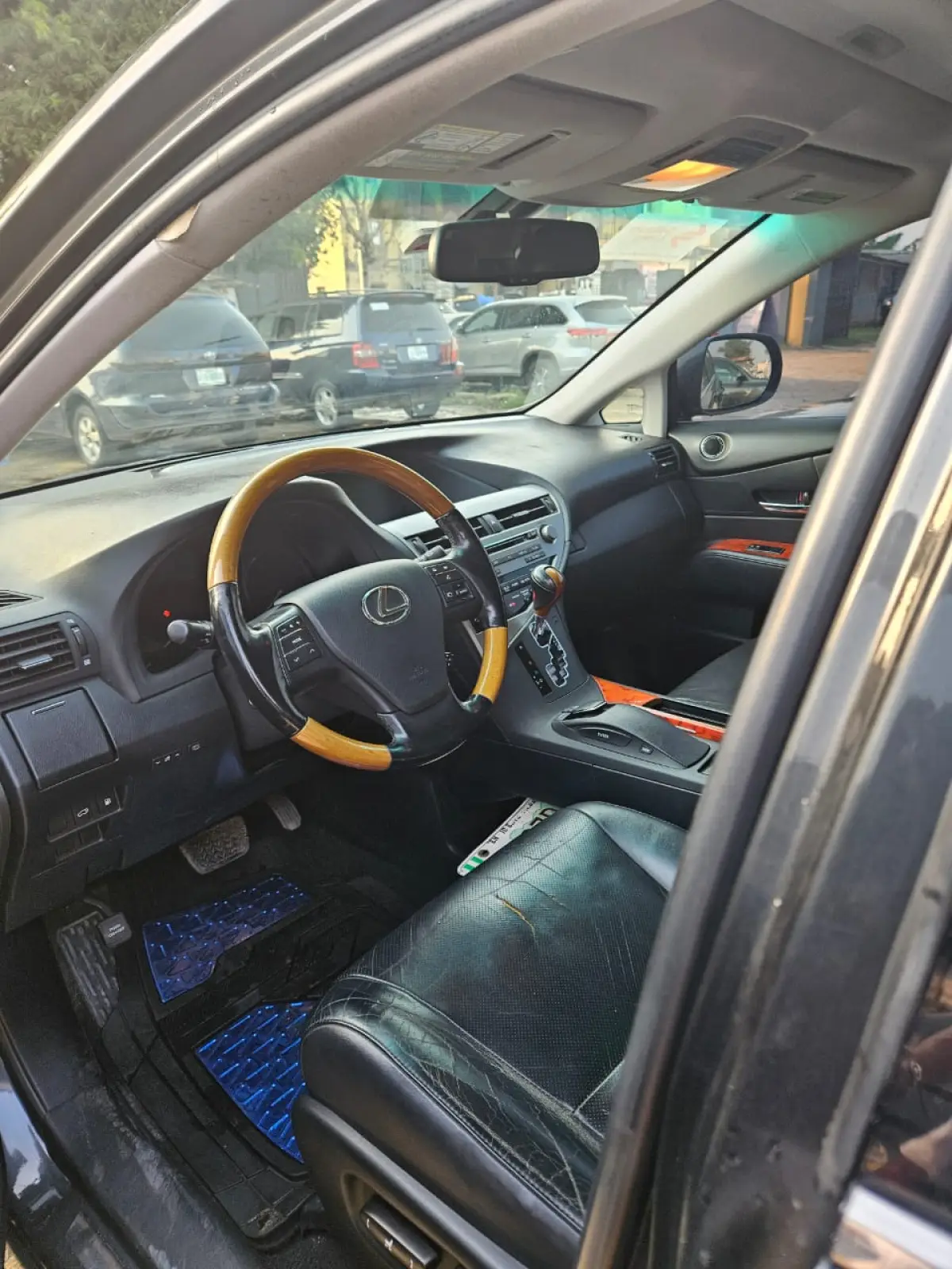 TOKS LEXUS RX350 2010 MODEL FULL OPTION - Image 4