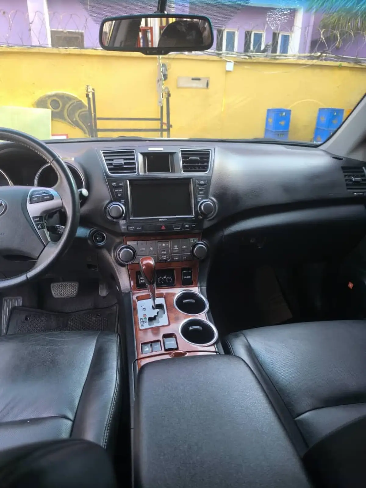 TOKS TOYOTA HIGHLANDER LIMITED 2011 MODEL FULL OPTION - Image 4