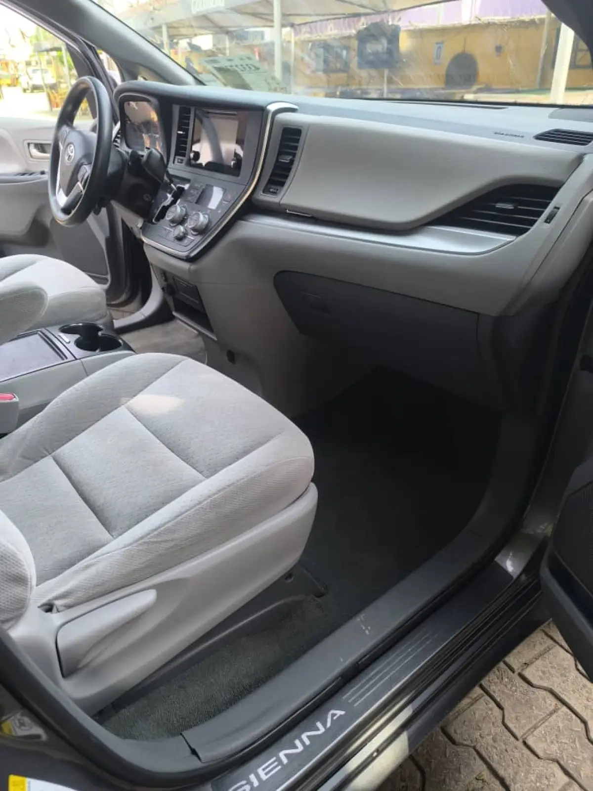 TOKS TOYOTA SIENNA LE 2016 MODEL - Image 6