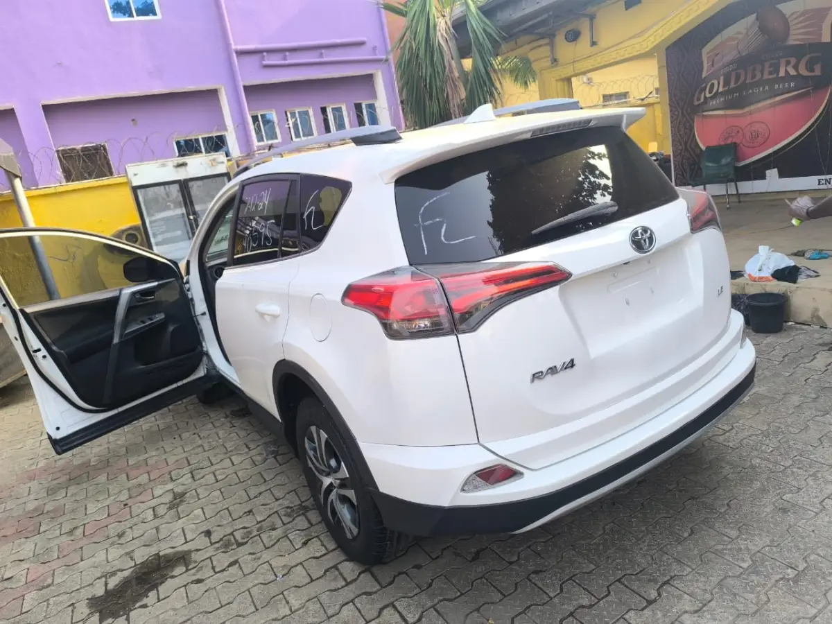 TOKS TOYOTA RAV4 LE 2017 MODEL - Image 10
