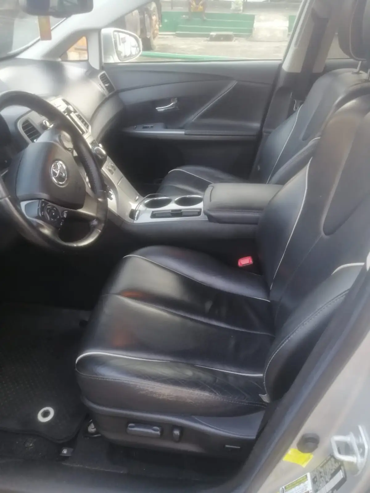 TOKS TOYOTA VENZA XLE 2014 MODEL FULL OPTION - Image 4