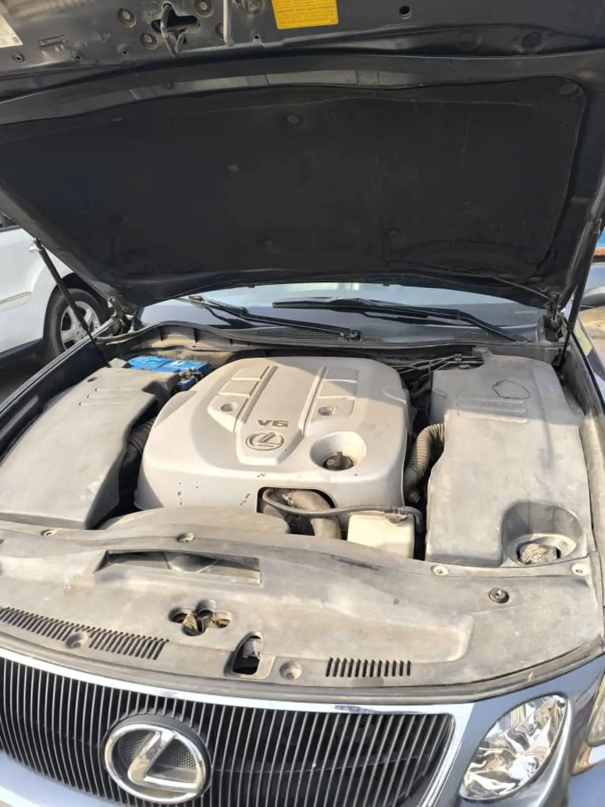 NEATLY USED LEXUS GS300 2005 MODEL FULL OPTION - Image 3