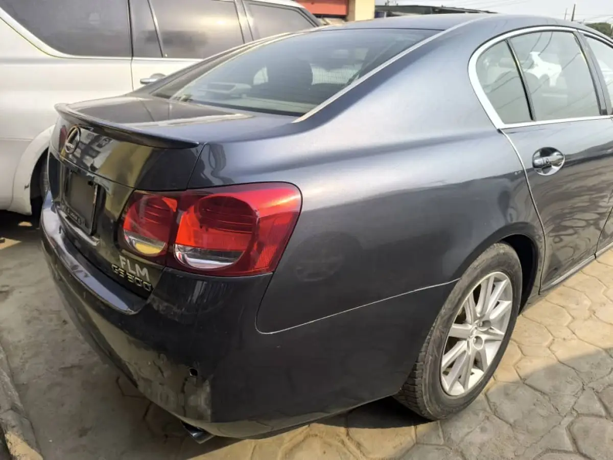 NEATLY USED LEXUS GS300 2005 MODEL FULL OPTION - Image 9