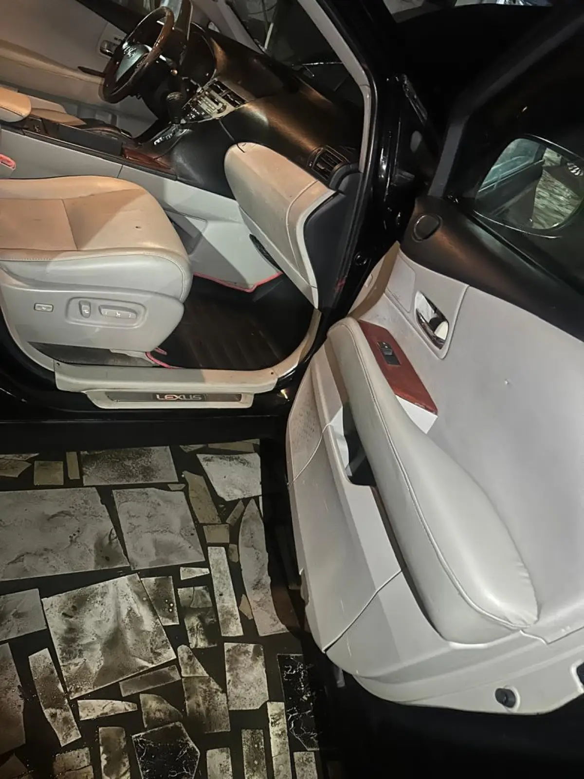 2012 Rx350 upgraded to 2015. Engine gear and ac working fine - Image 4