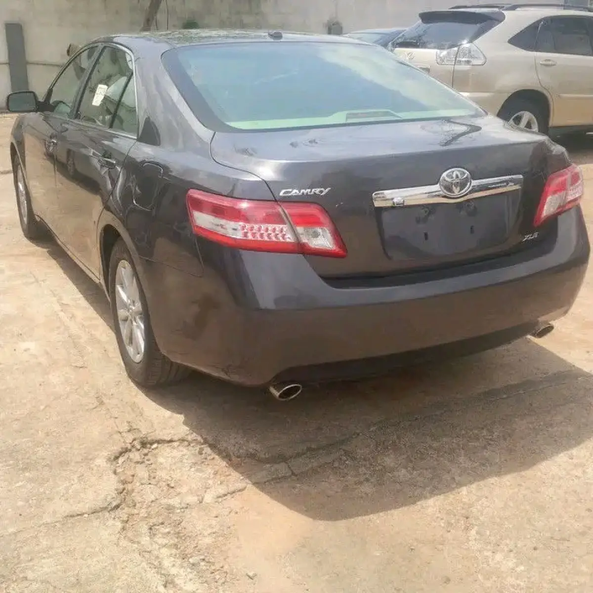 Toyota Camry XLE - Image 2