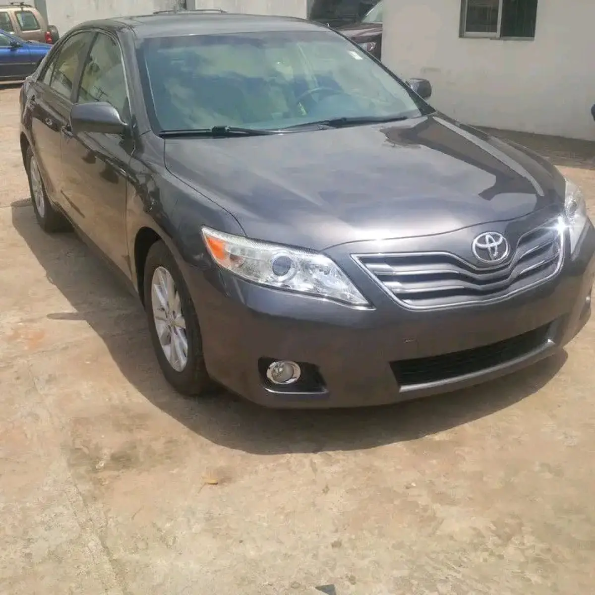 Toyota Camry XLE - Image 4