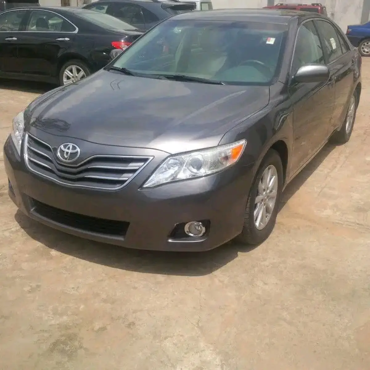 Toyota Camry XLE - Image 5