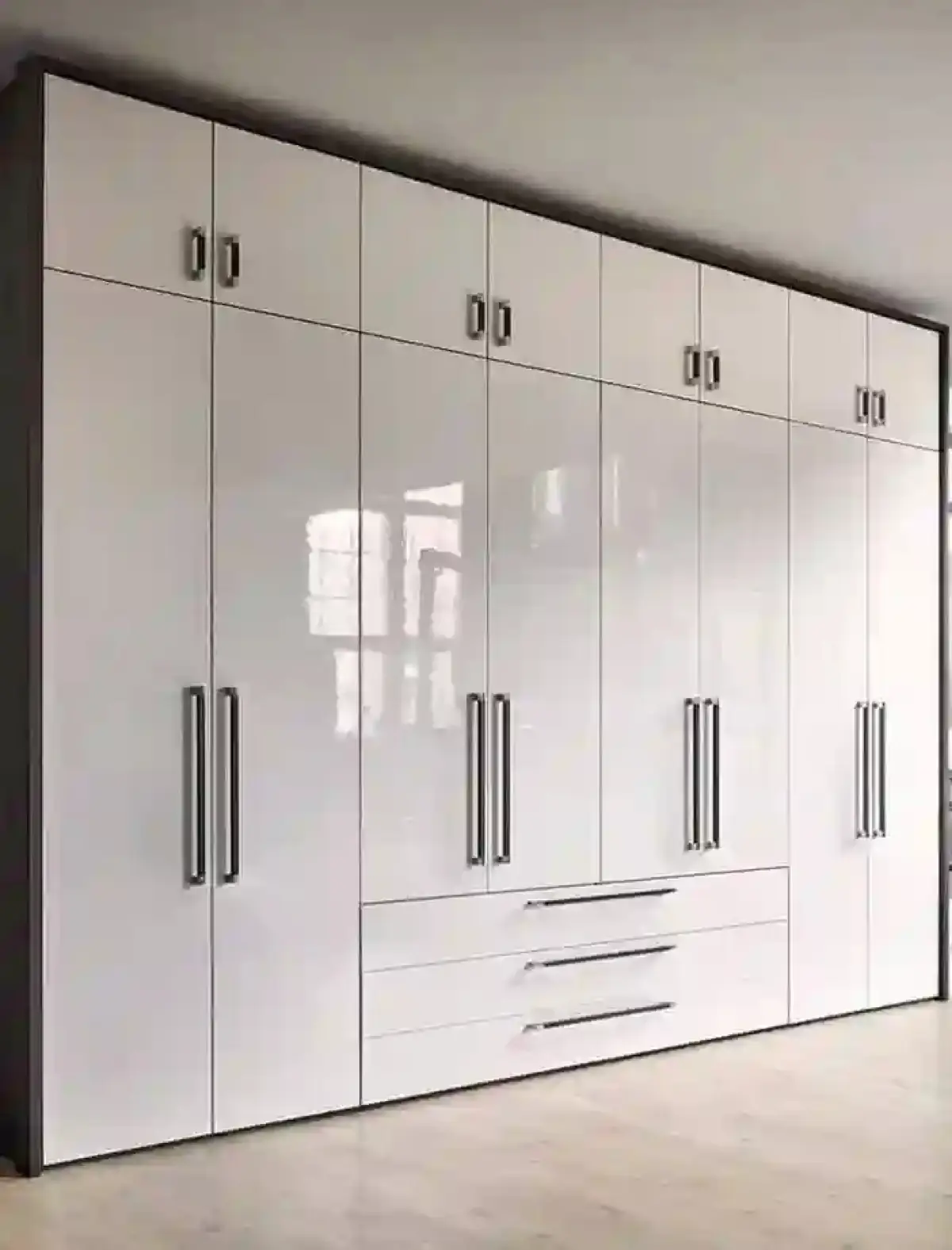 Inbuilt wardrobe - Image 7