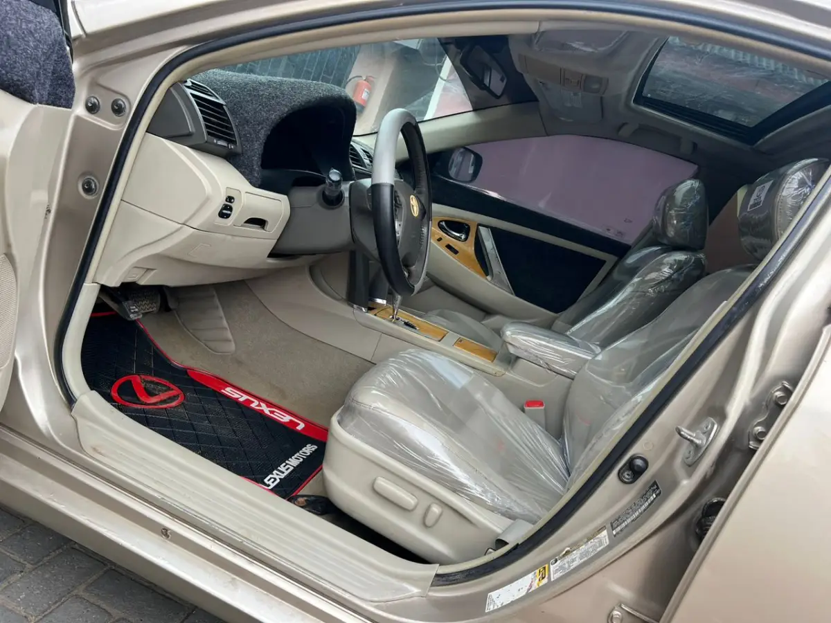 Toyota Camry 2009 XLE - Image 8