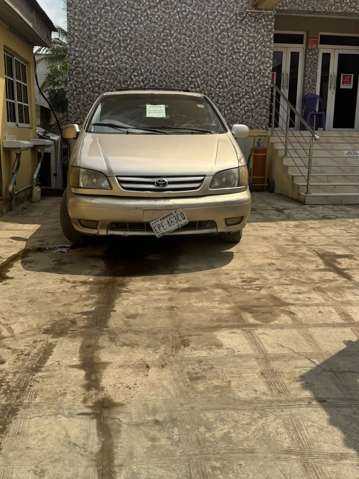 2002 Toyota Sienna - Image 1