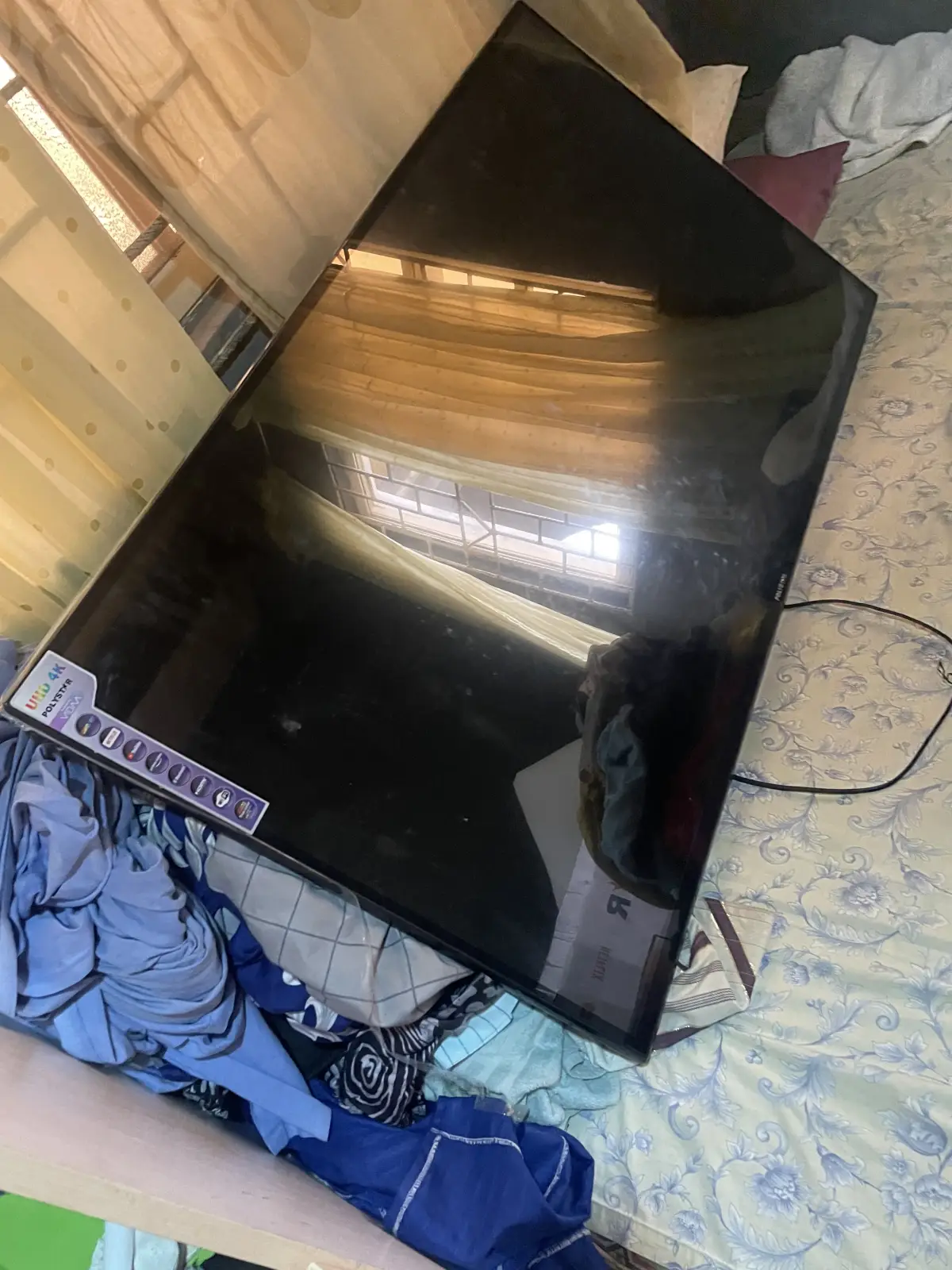 Polyester Tv - Image 2