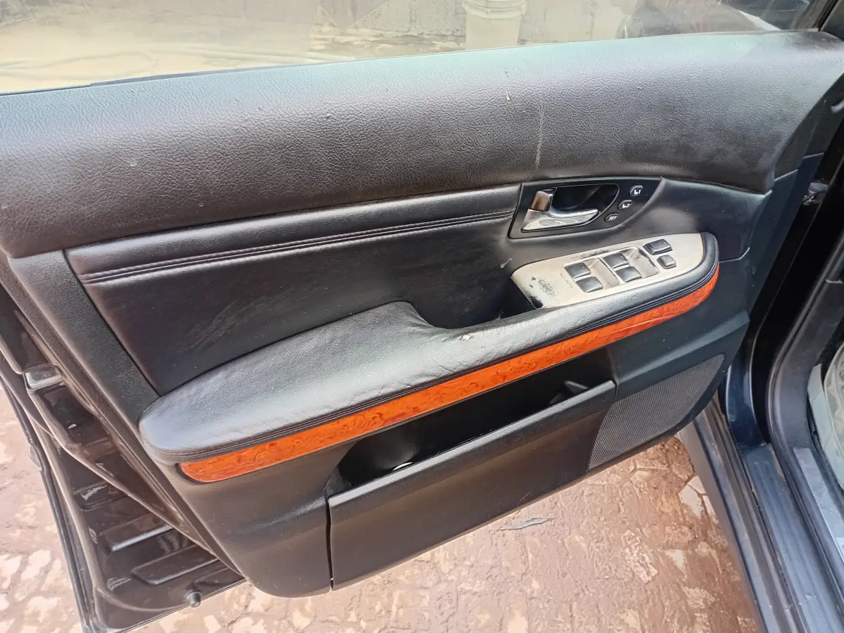 Lexus 2008 - Image 6