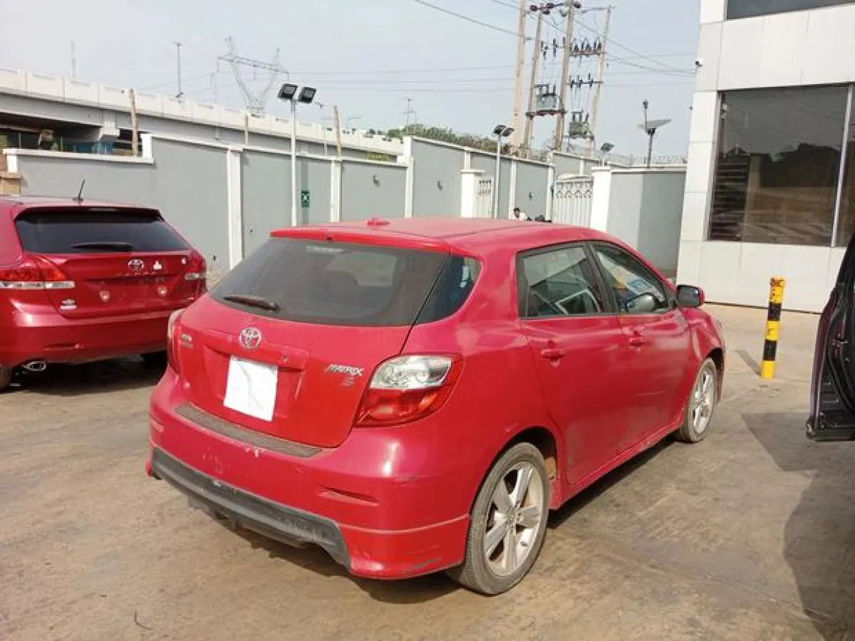 Foreign use Toyota matrix 2009 - Image 2
