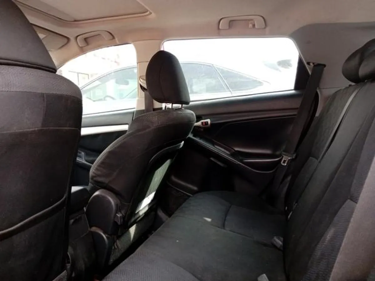 Foreign use Toyota matrix 2009 - Image 4