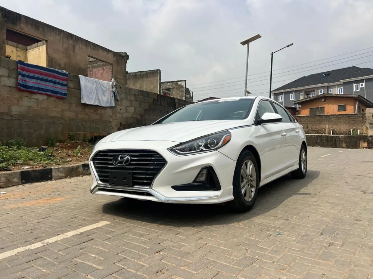 Hyundai Sonata - Image 5