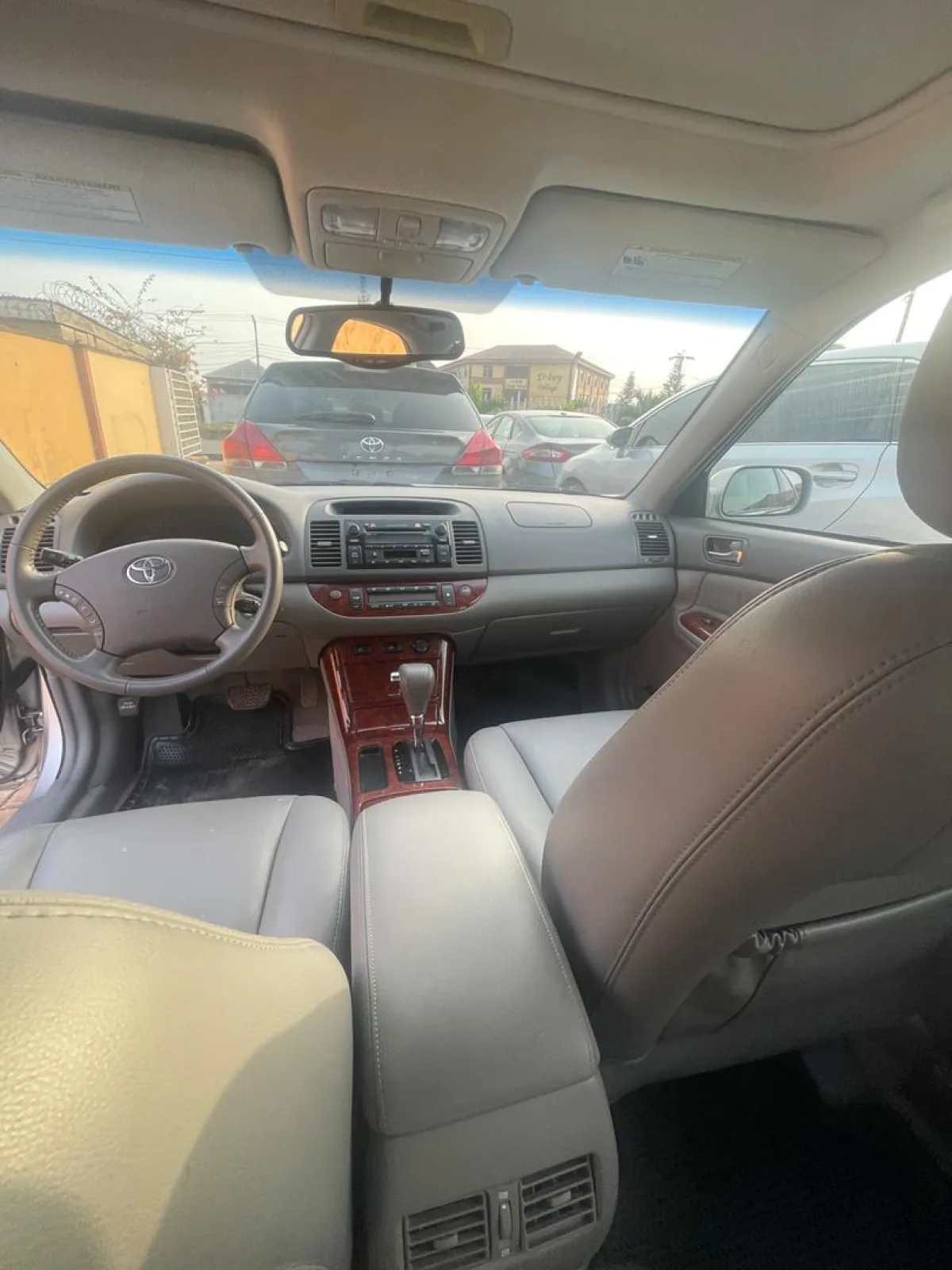 Toyota Camry - Image 3