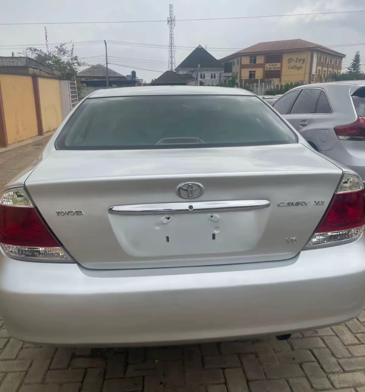 Toyota Camry - Image 4