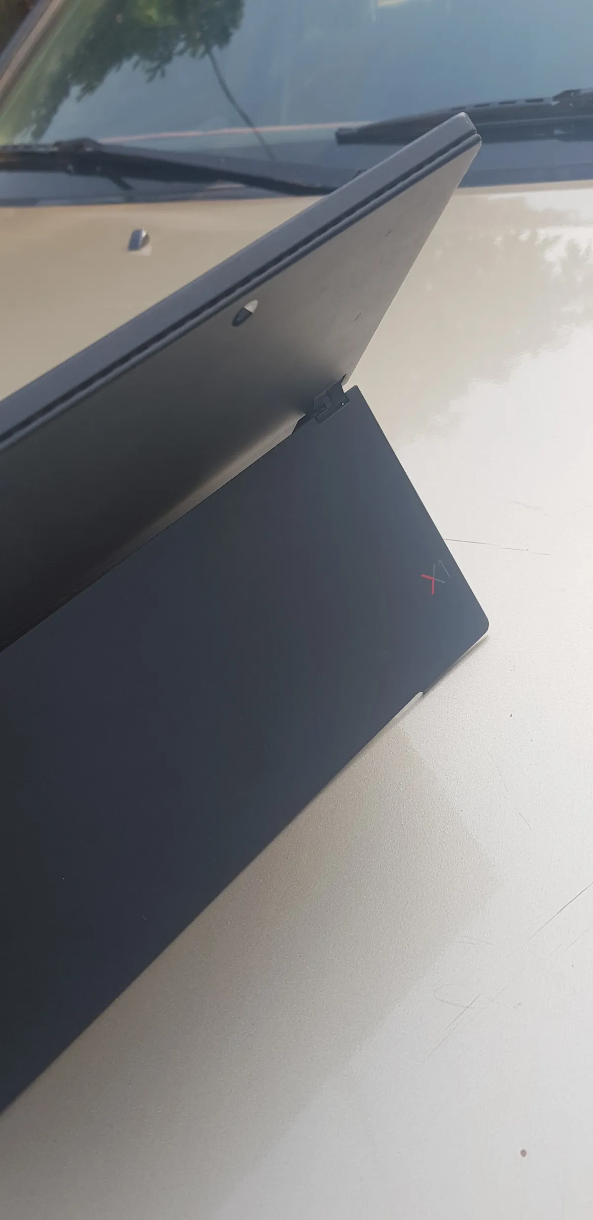 Lenovo ThinkPad X1 carbon convertible - Image 3