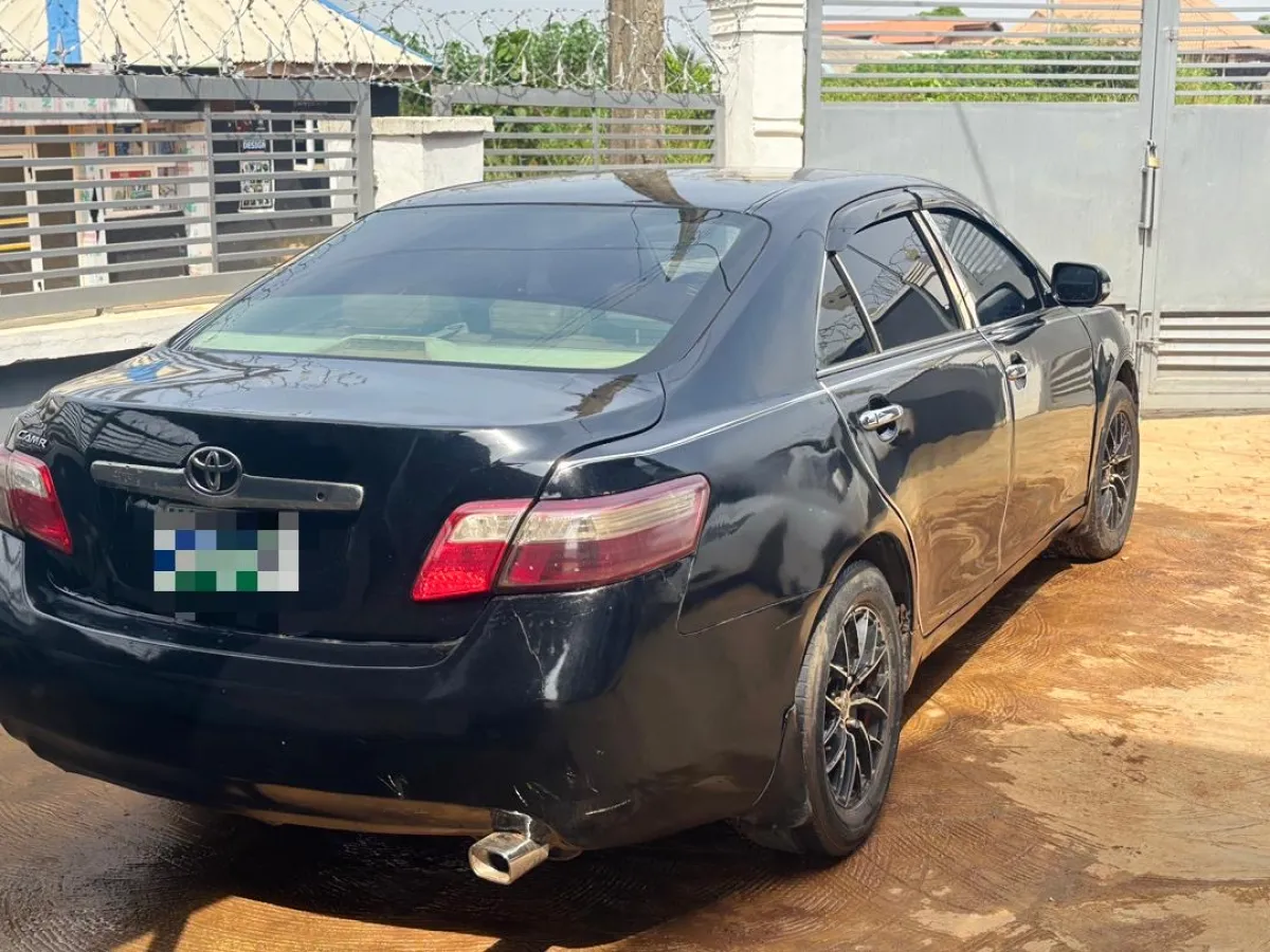 Toyota Camry 2007 - Image 2