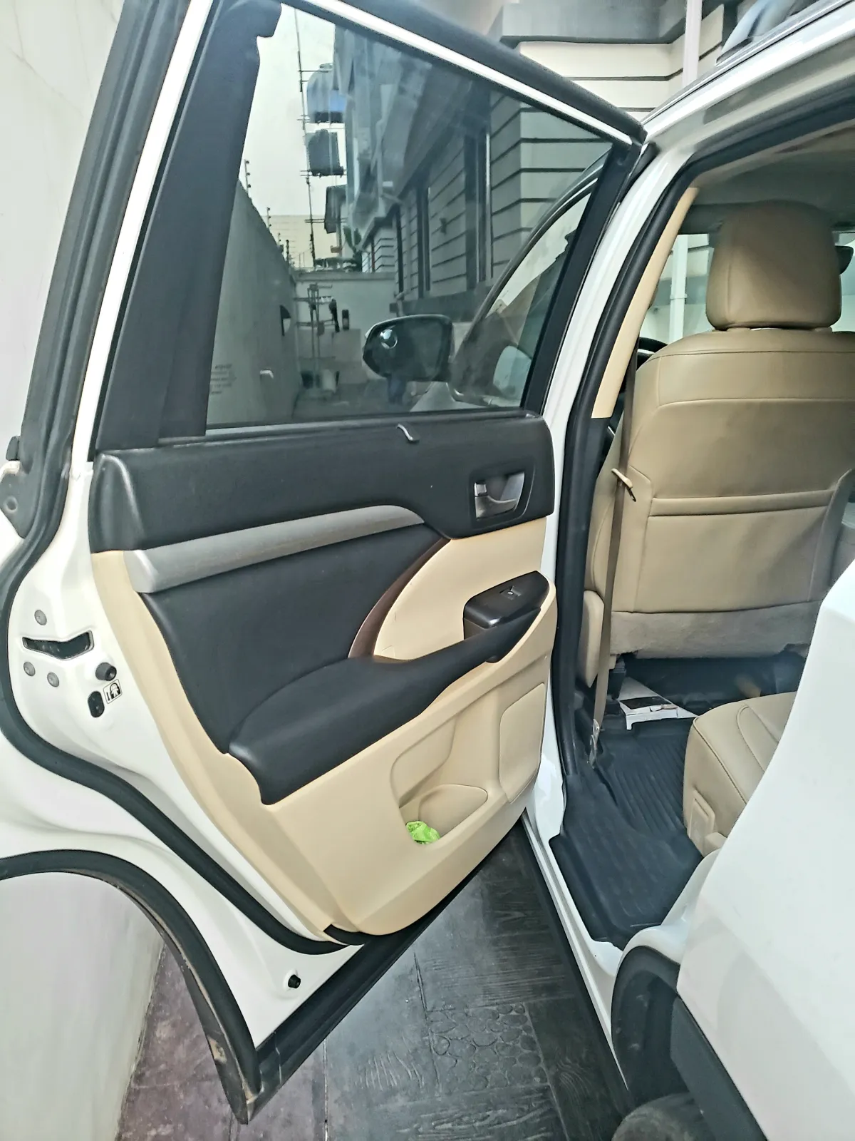 2019 Toyota Highlander XLE - Image 10