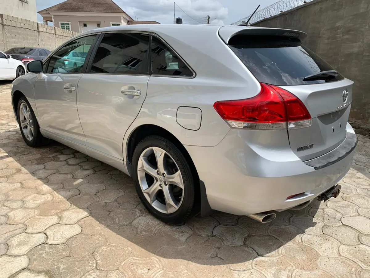 Clean Toyota Venza Limited - Image 1